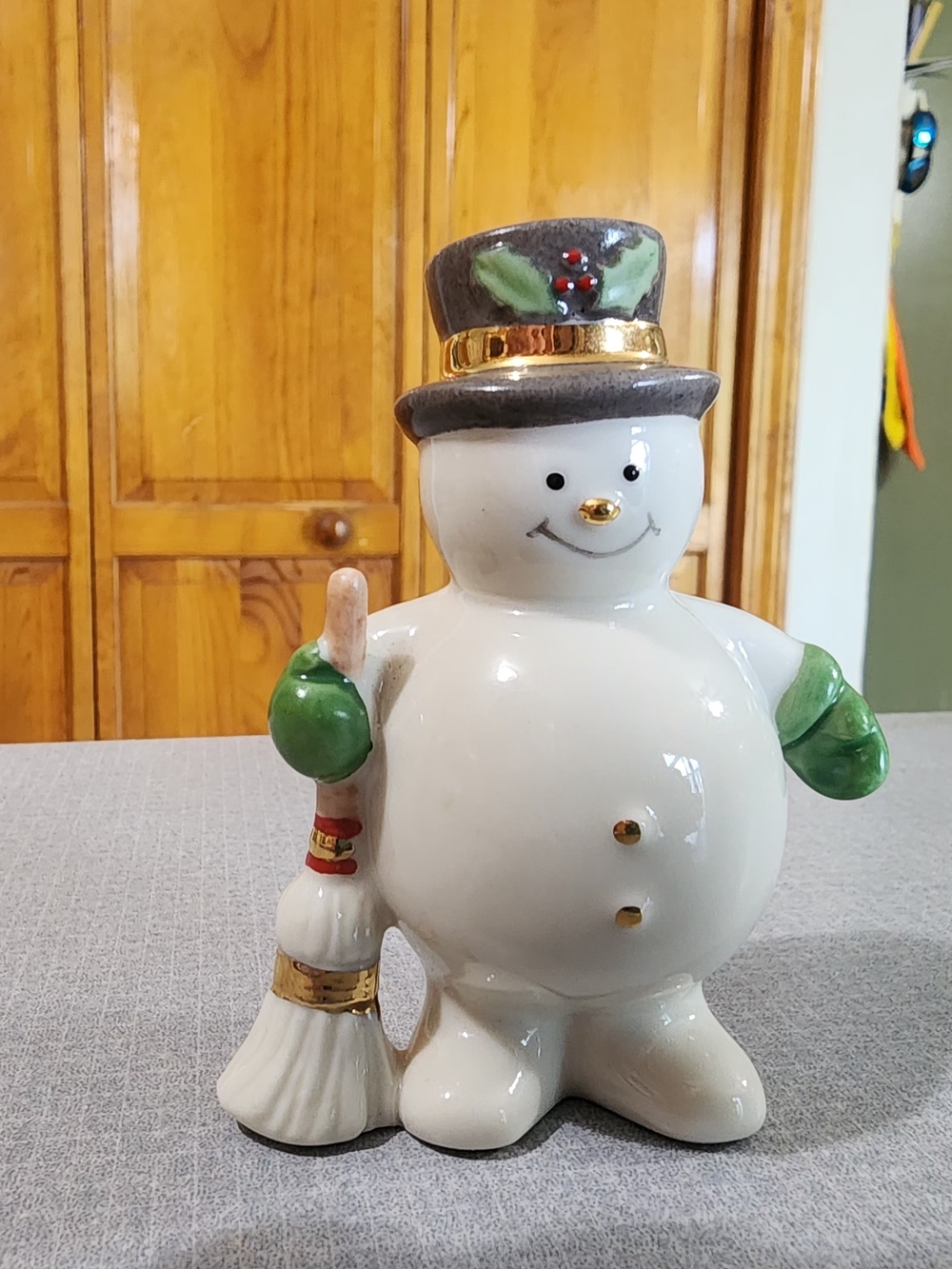 Lenox Sweepy Snowman Figurine with Green Mittens and Gold Accents